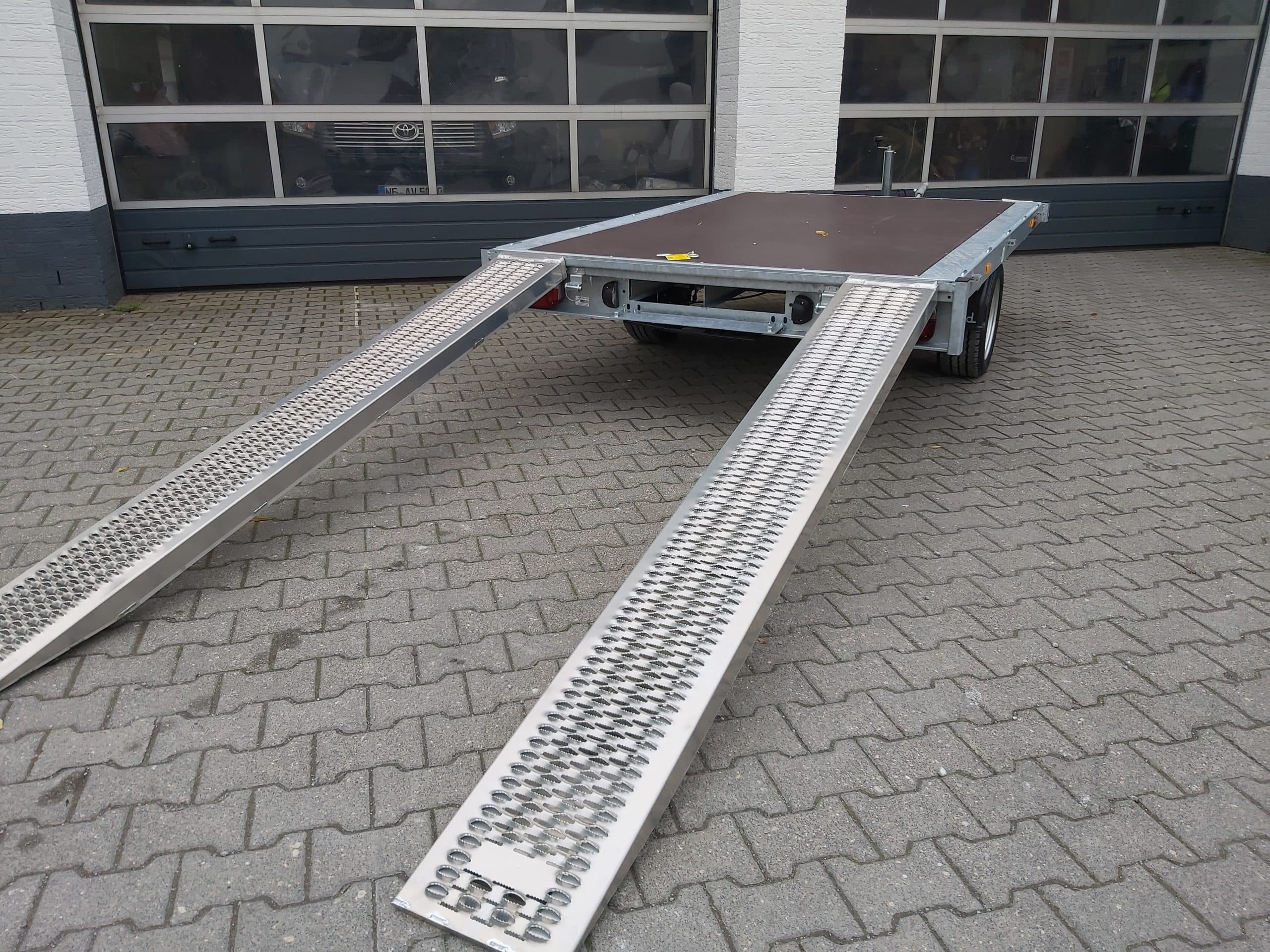 Trasportatore multiuso 260x180 cm piatto con rampe in alluminio, S, 1800 kg, offerta primavera