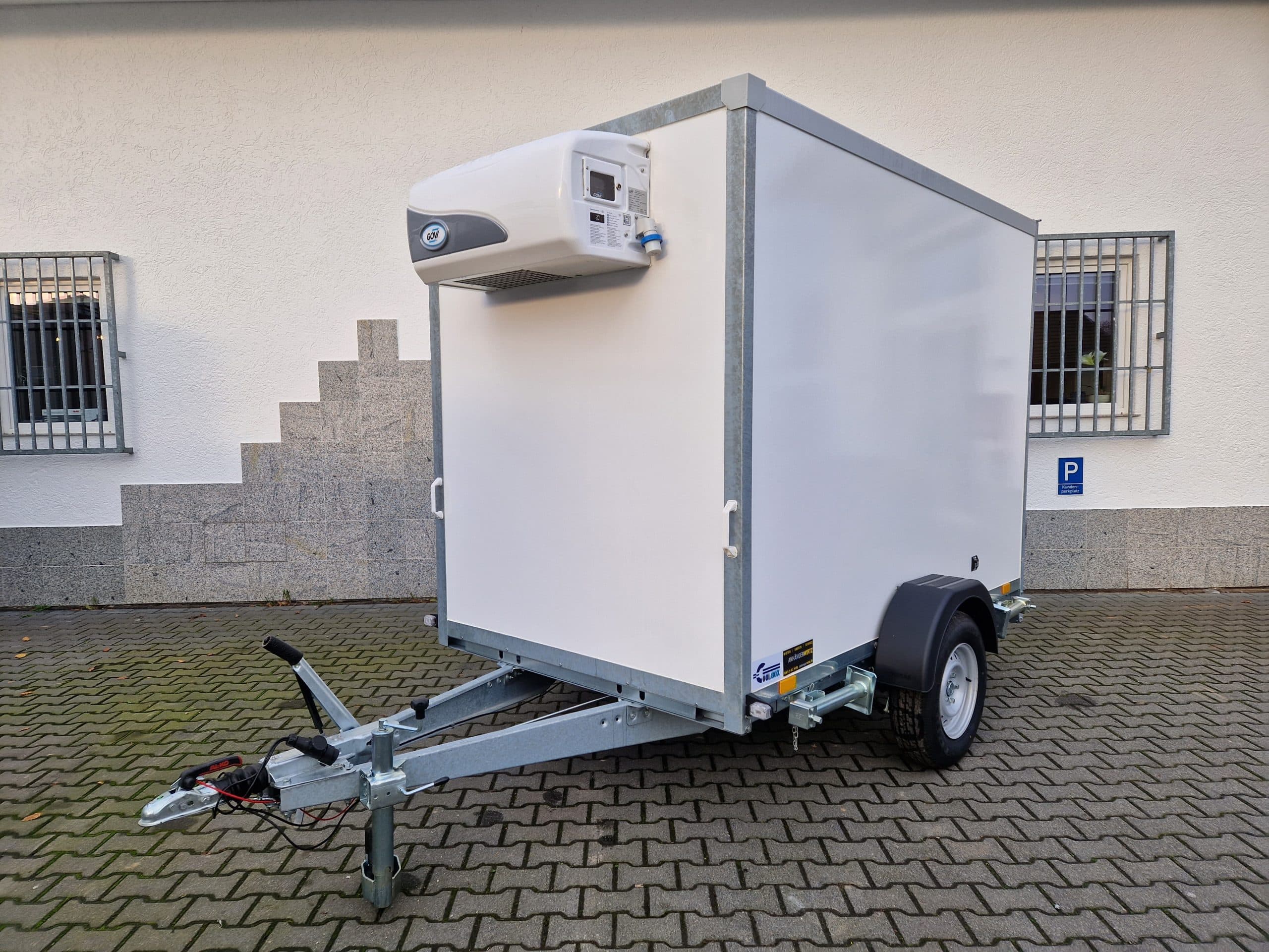 Kargo CoolBoxx FK1326H 251x150x178 cm, per alimenti, refrigerazione GOVI 230 V, supporti, 1300 kg, 100 km/h