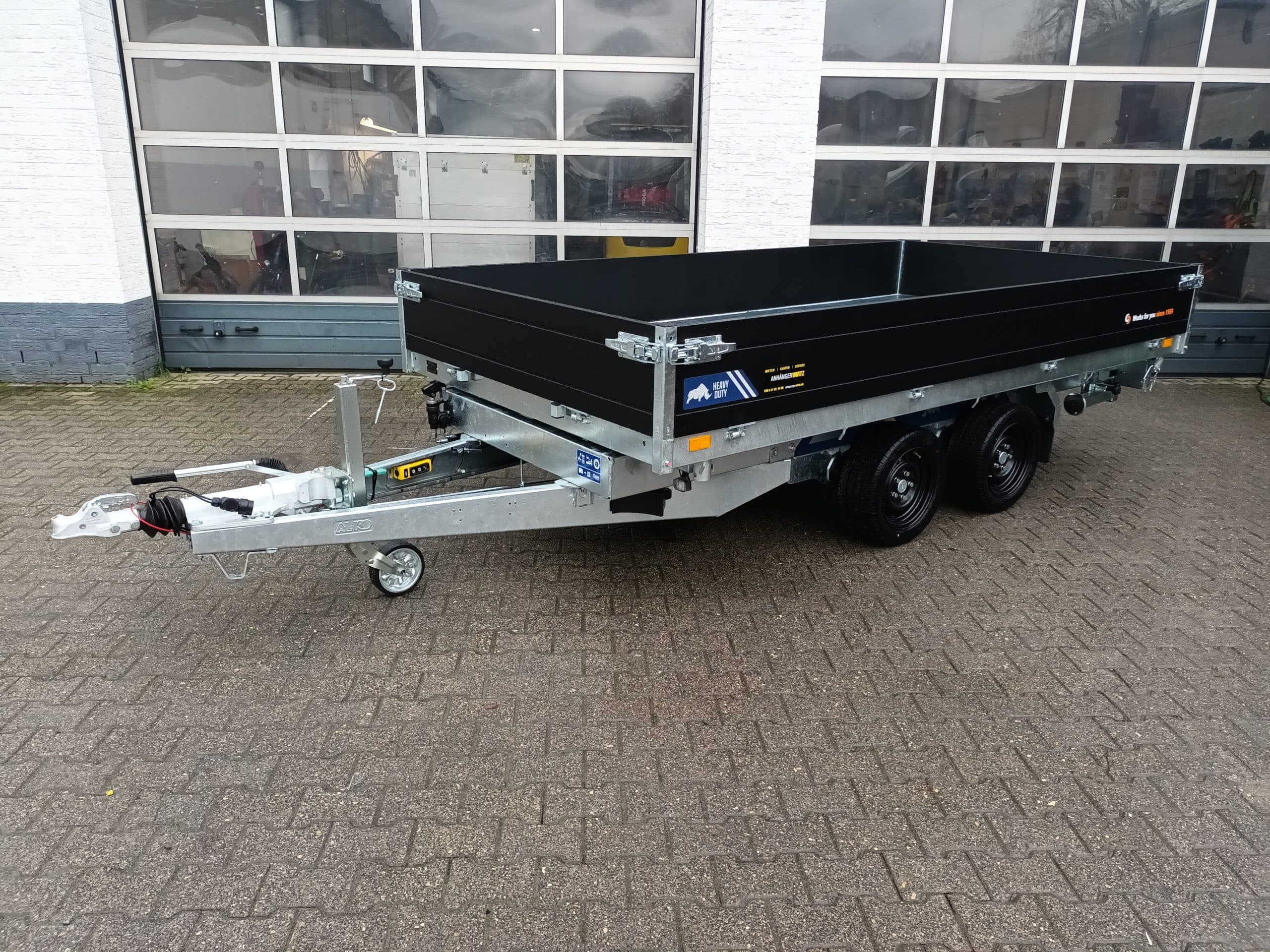 Saris ribaltabile K3 356 184 3500 2 HD E, 356x184x35 cm, Black Heavy Duty, rampe, supporti, pompa manuale di emergenza, LED, 3500 kg