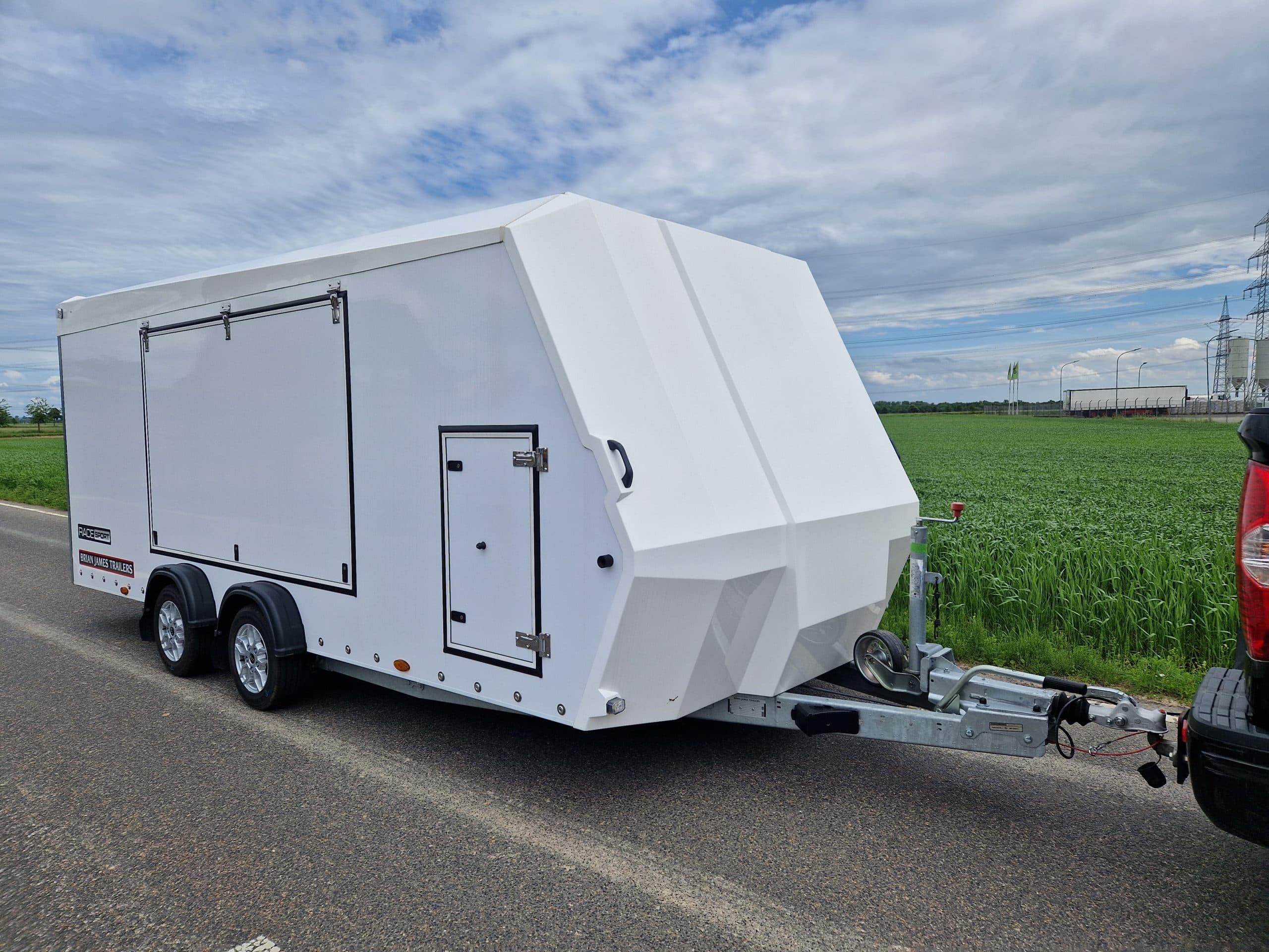 BJT Race Sport Transporter 500x200x175 cm, cerchi in lega 4x12", 2600 kg, prezzo speciale 2022 ridotto