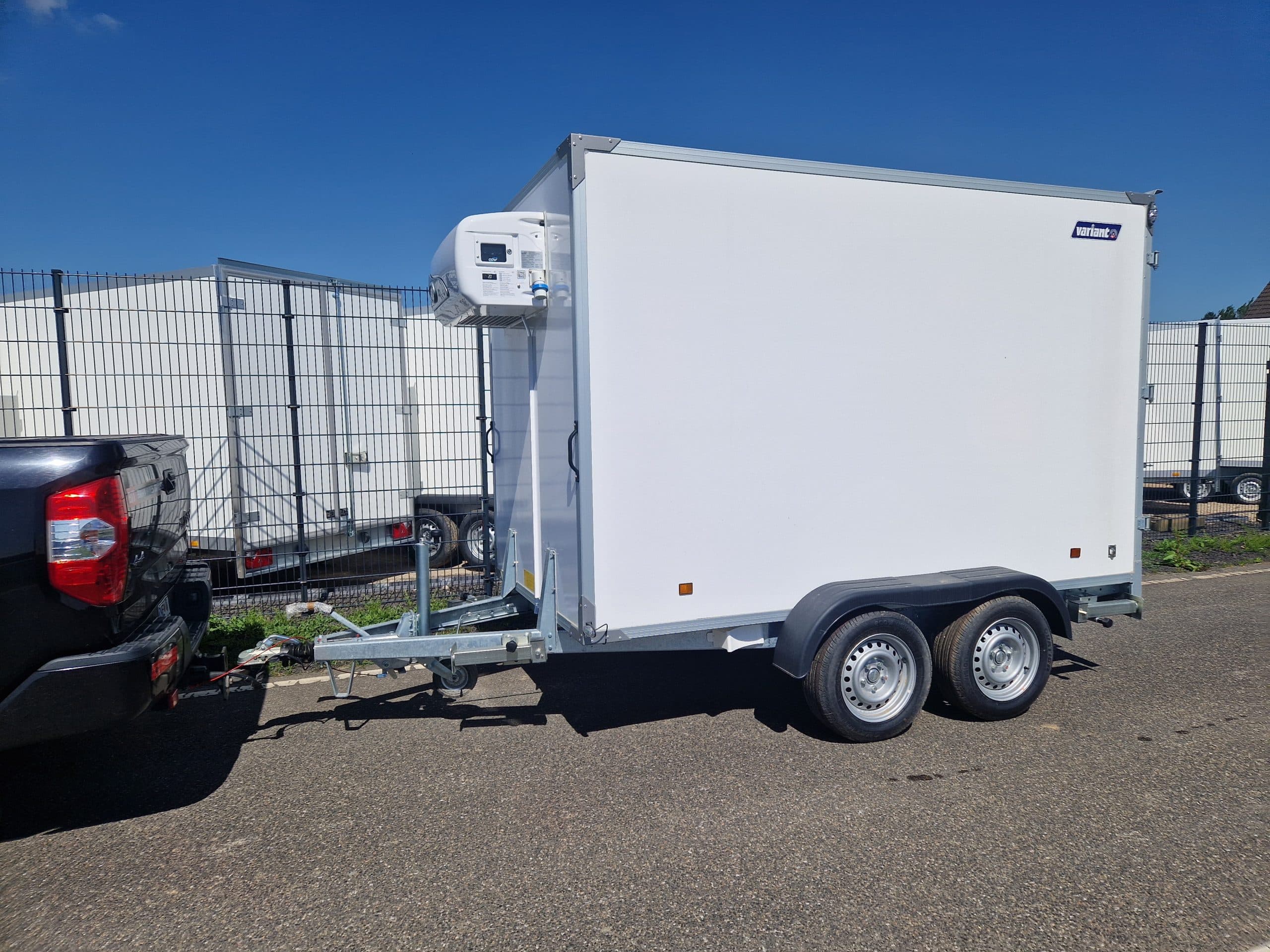 Rimorchio refrigerato Variant 2017 K3 295x158x190 cm per alimenti con gruppo GOVI Arktik Pluskühler, 2000 kg