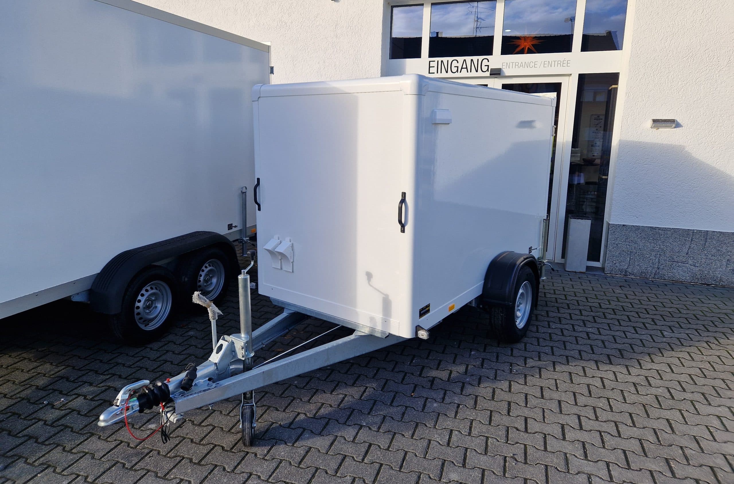 Rimorchio furgonato Kargo FS1326/150HL 255x134x150 cm, vetroresina, sistema di ancoraggio, S, 100 km/h, 1300 kg