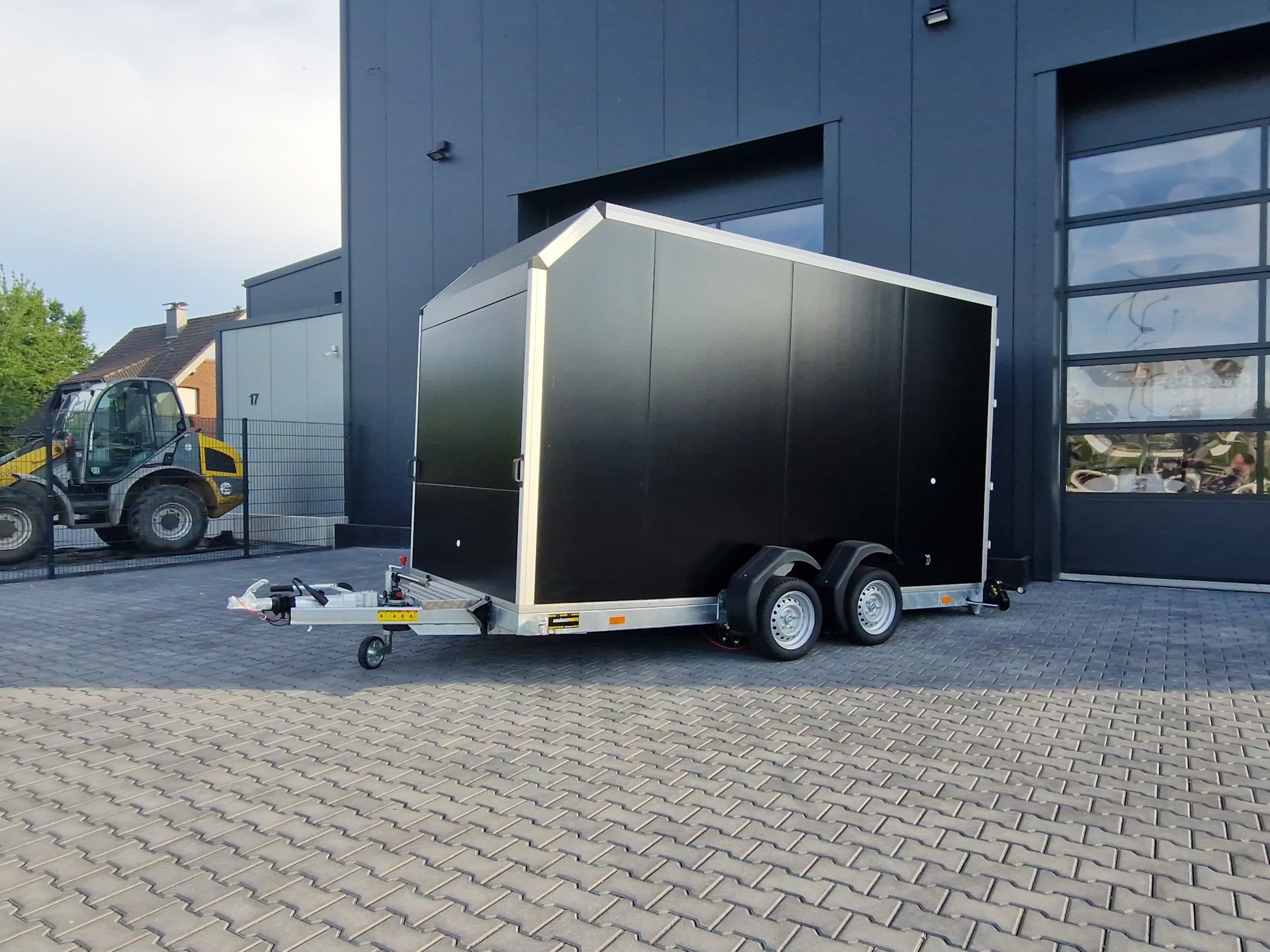 Rimorchio furgonato EasyLift L+ 3500 350x163x230 cm, nero, aerodinamico, 3500 kg