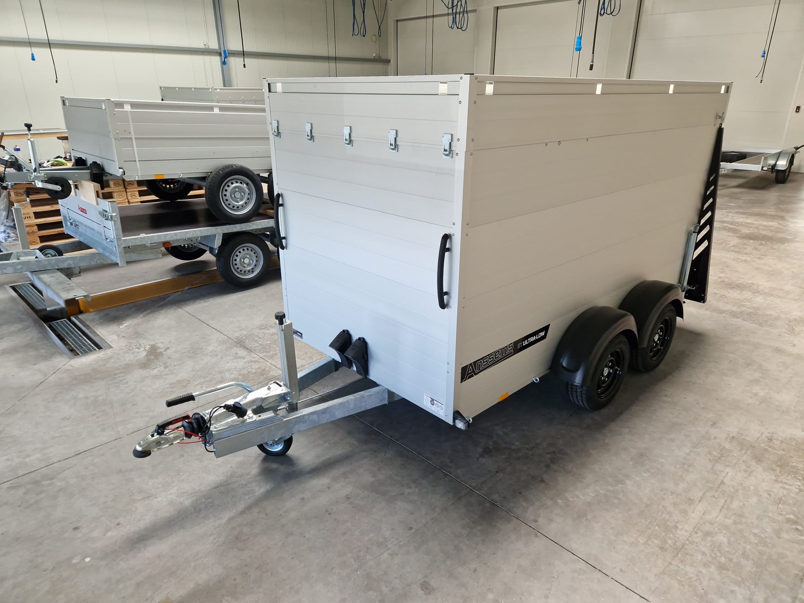 Rimorchio con coperchio ALUBOXX GTB 2500 VT3 Ultra Low tandem, 2500 kg
