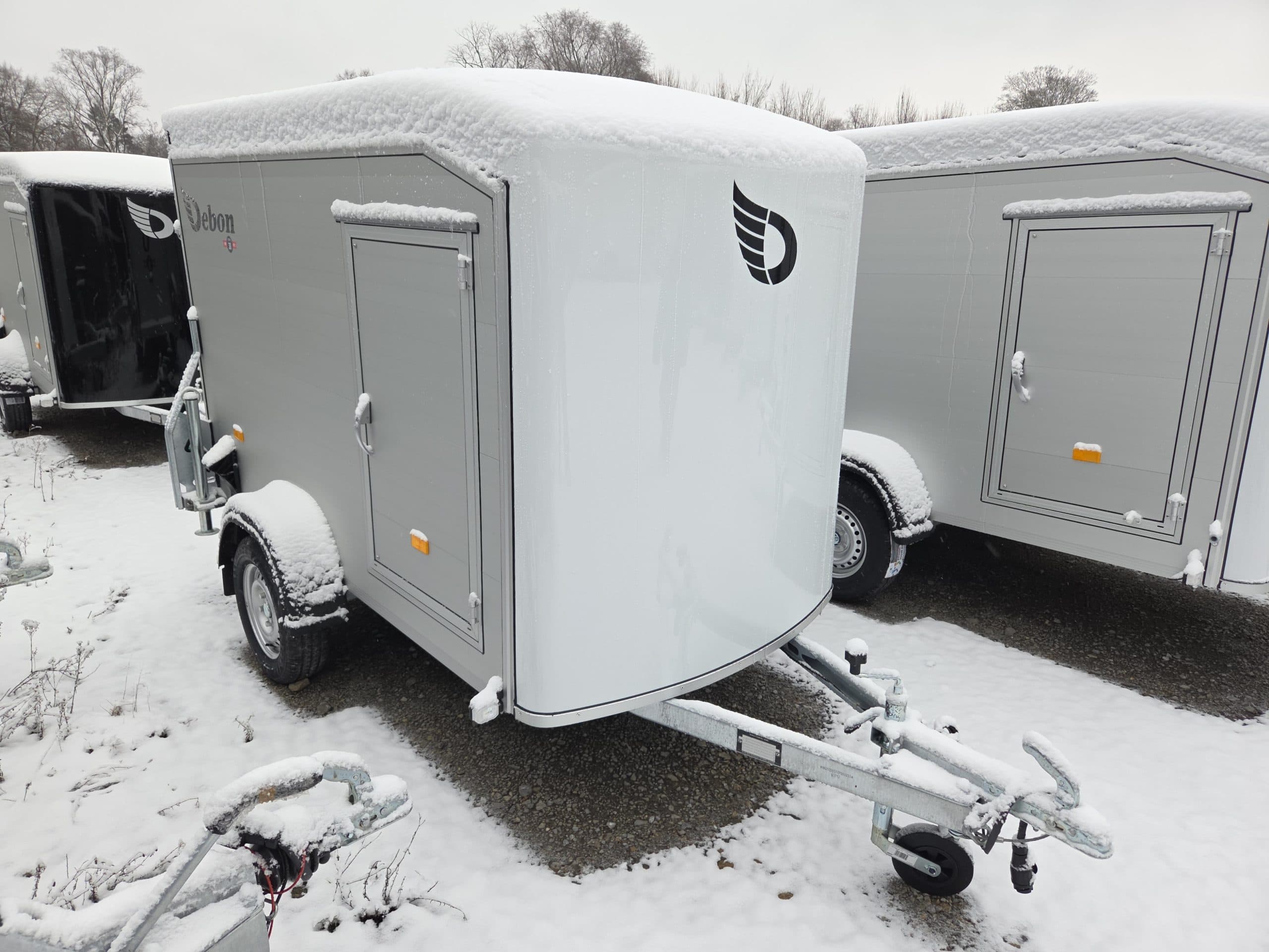 Rimorchio furgonato Roadster Sport C255 252x125x154 cm, aerodinamico, alluminio e poliestere bianco, porta laterale, S, 750 kg, non frenato