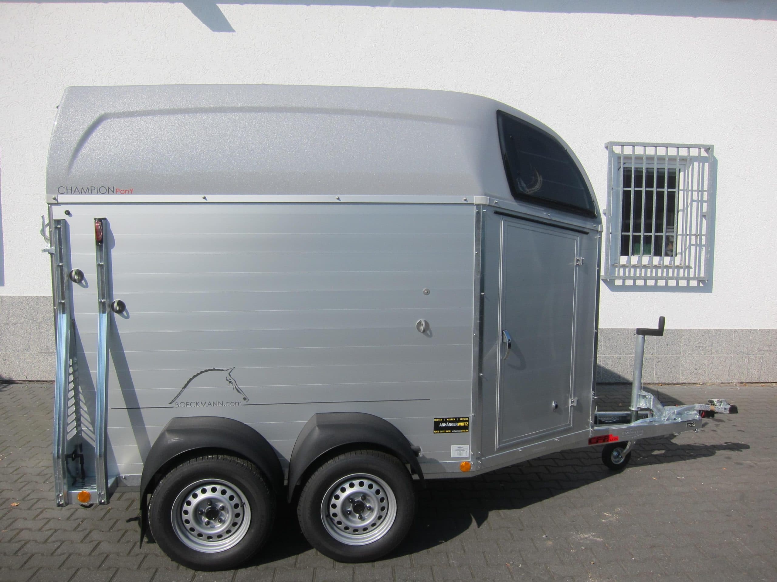 Rimorchio pony Böckmann Champion 145 C con selleria, alluminio, CFF+, 100 km/h, 2000 kg