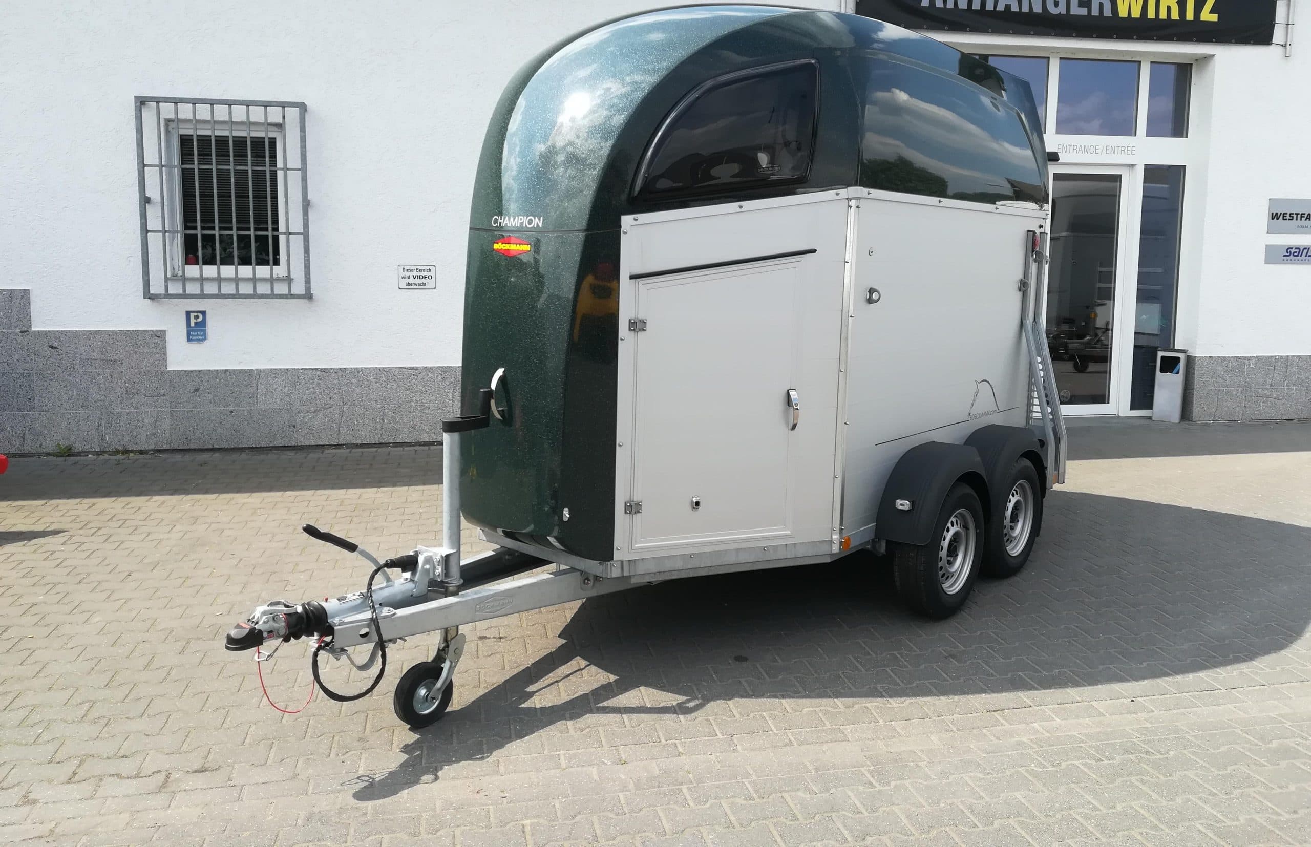 Rimorchio per cavalli Böckmann Champion R con selleria greenline, CFF+, 100 km/h, offerta 2025, 2400 kg