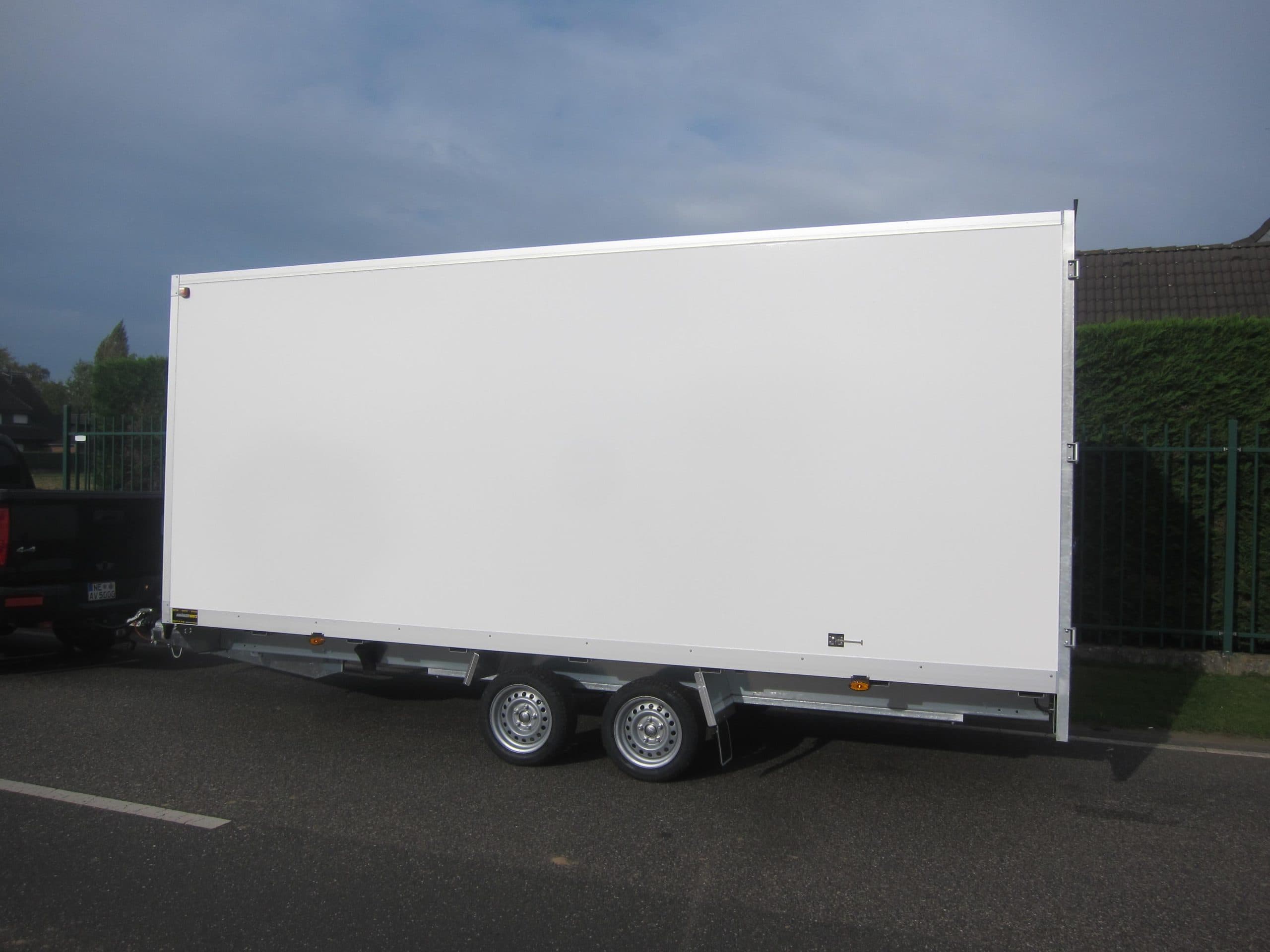 Rimorchio furgonato WM Meyer AZHLC 2750/210 S40 501x210x205 cm, telaio ribassato, pneumatici 13", XXL, 2700 kg