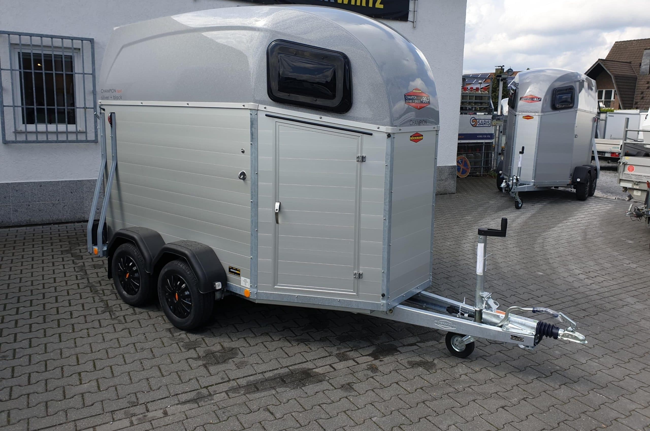 Rimorchio per cavalli Böckmann Champion Esprit C silver black, cupola argento, 2400 kg