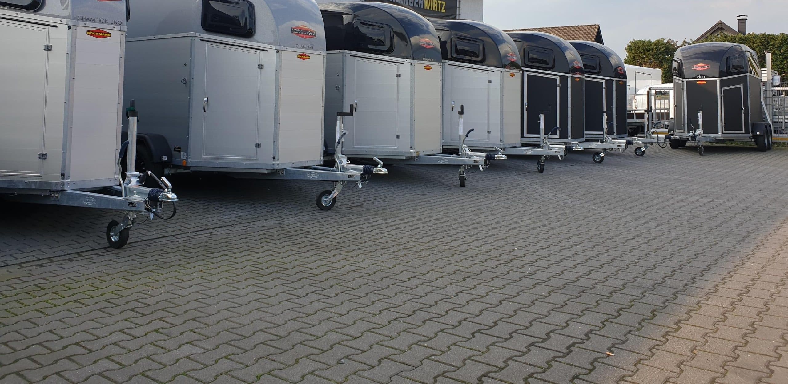 Rimorchio per cavalli Böckmann Champion Esprit C silver black, selleria, protezione anti-calcio, 2400 kg, preordine 2024