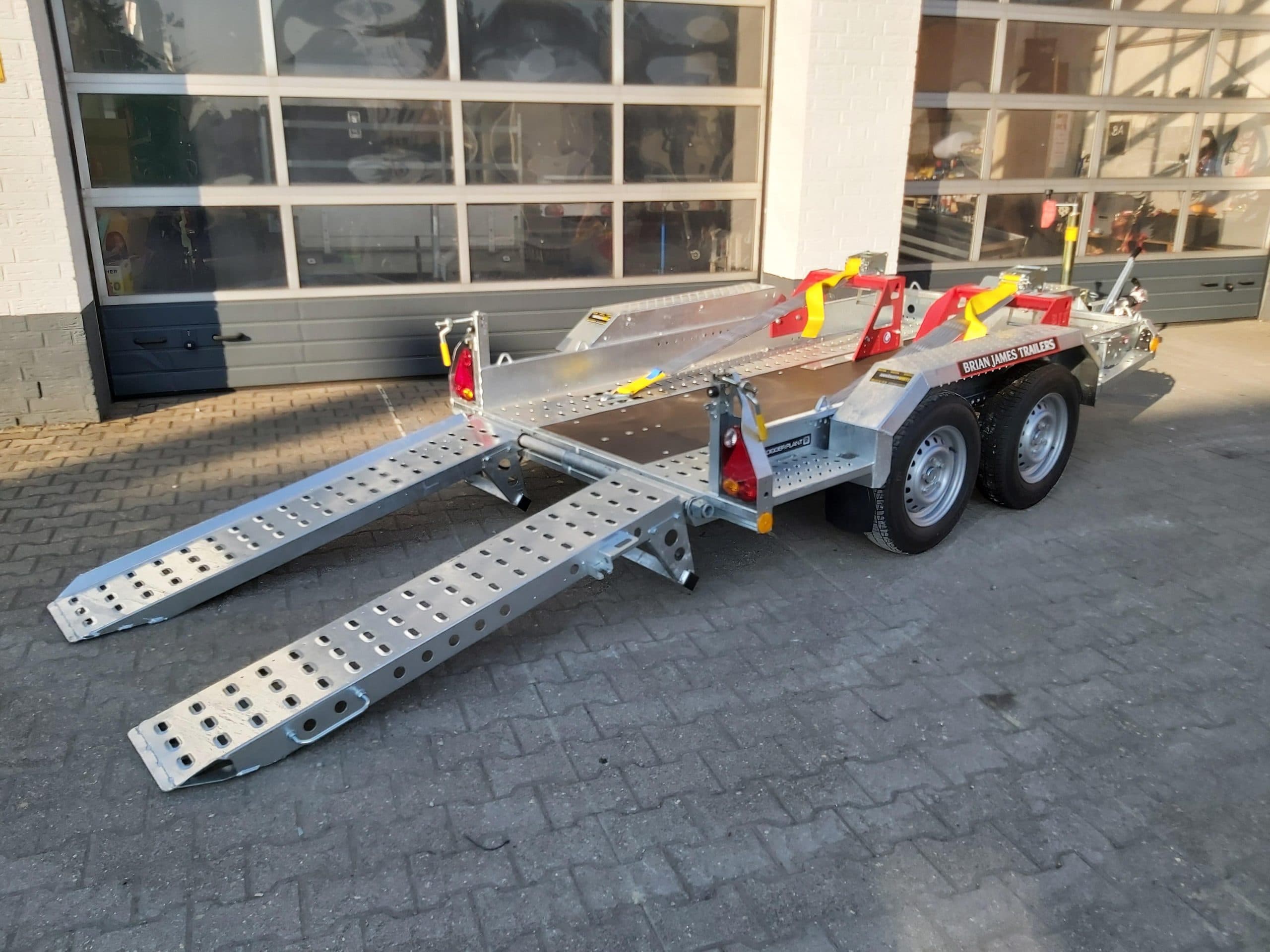 Brian James Digger Plant 543-2813-27, 280x130 cm, supporto benna, rampe, sistema Trac Strap, 2700 kg
