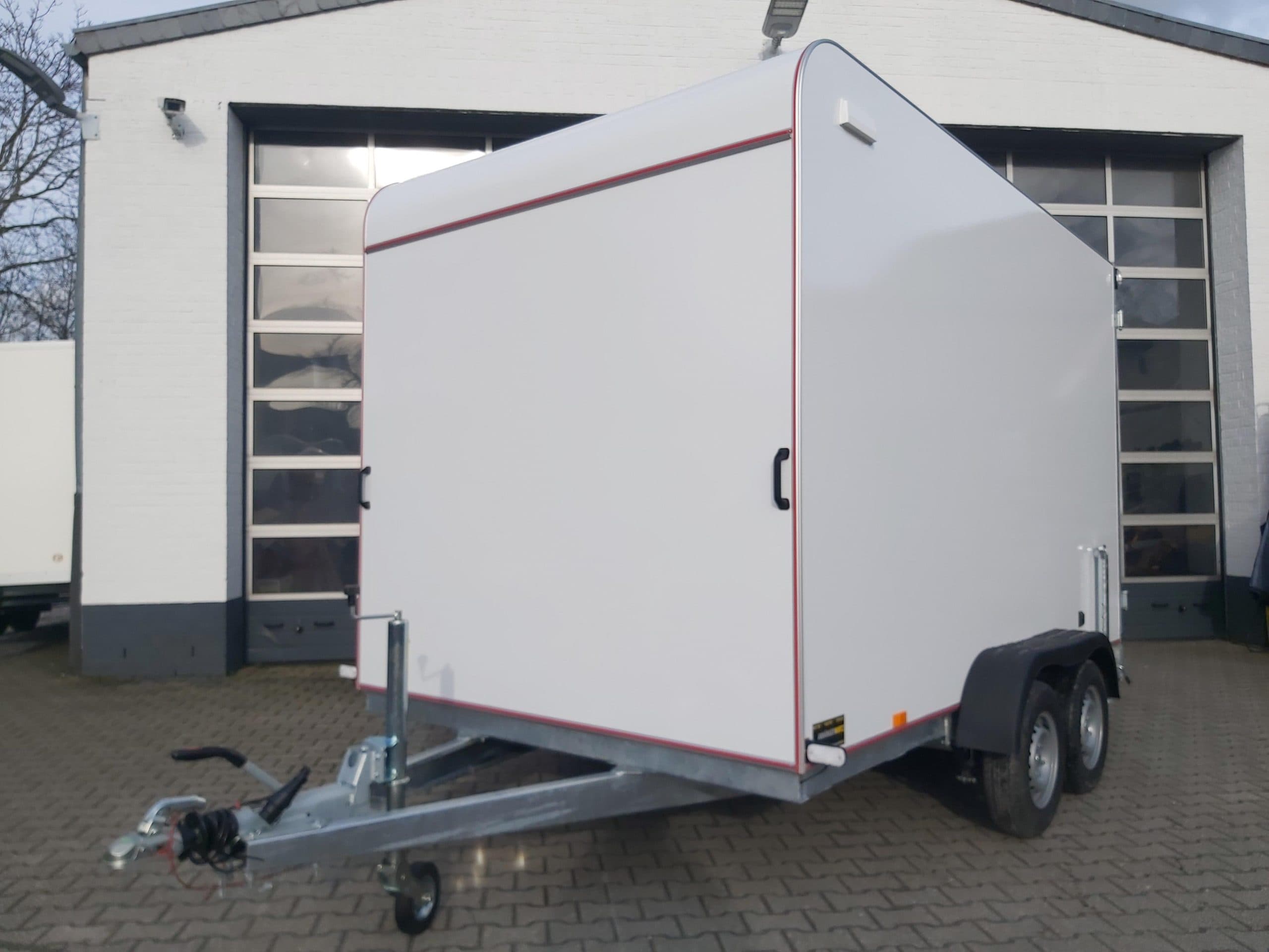 Rimorchio furgonato TFS 360T.00 2700 360x200x210 cm, aerodinamico, sistema di ancoraggio e illuminazione interna, L, 100 km/h, 2700 kg