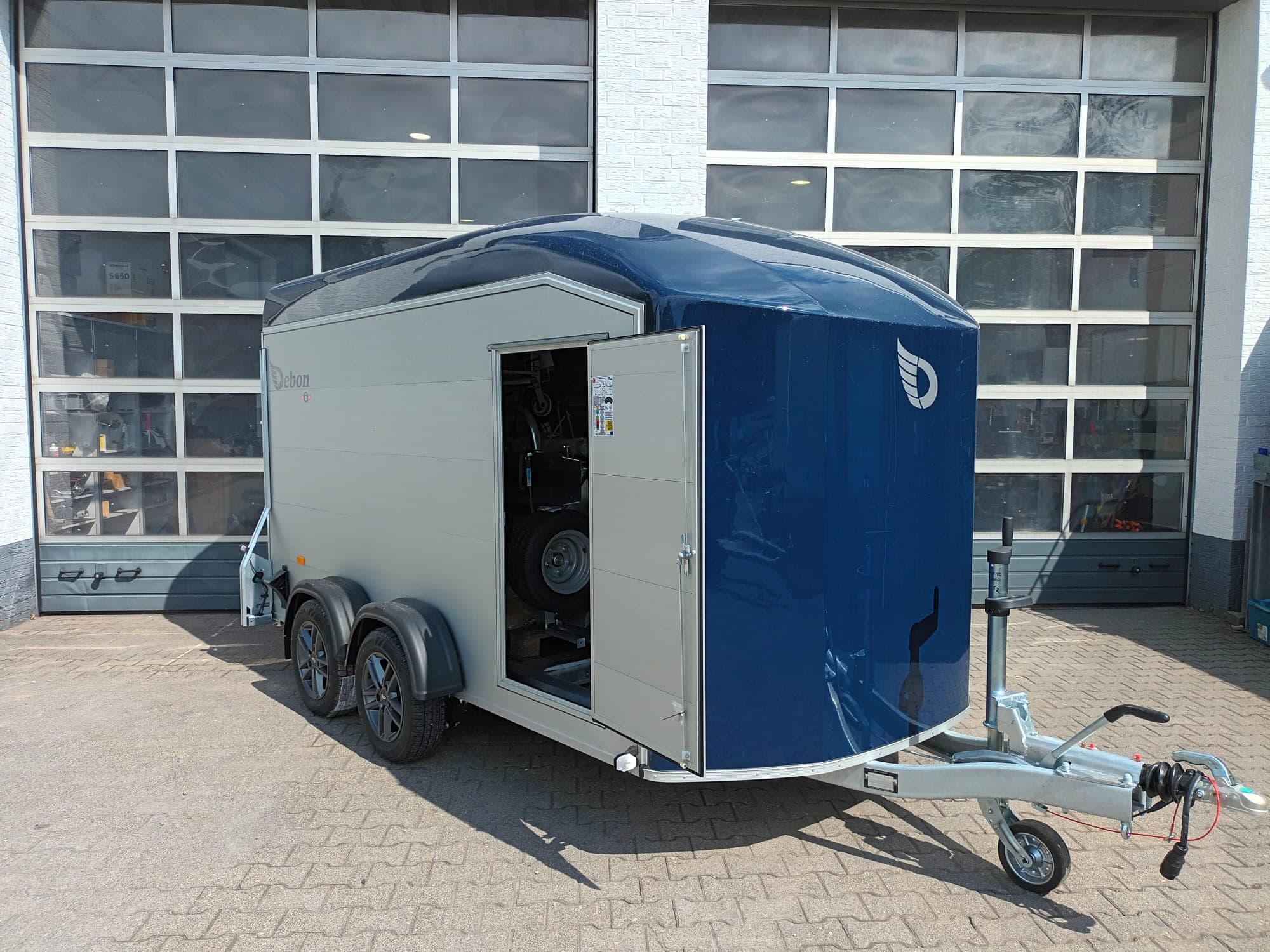 Cargo Roadster 700 plus 375x180x200 cm alluminio/poliestere blu kingblue, porta laterale, cerchi in lega Darkline, Pullman, 2600 kg