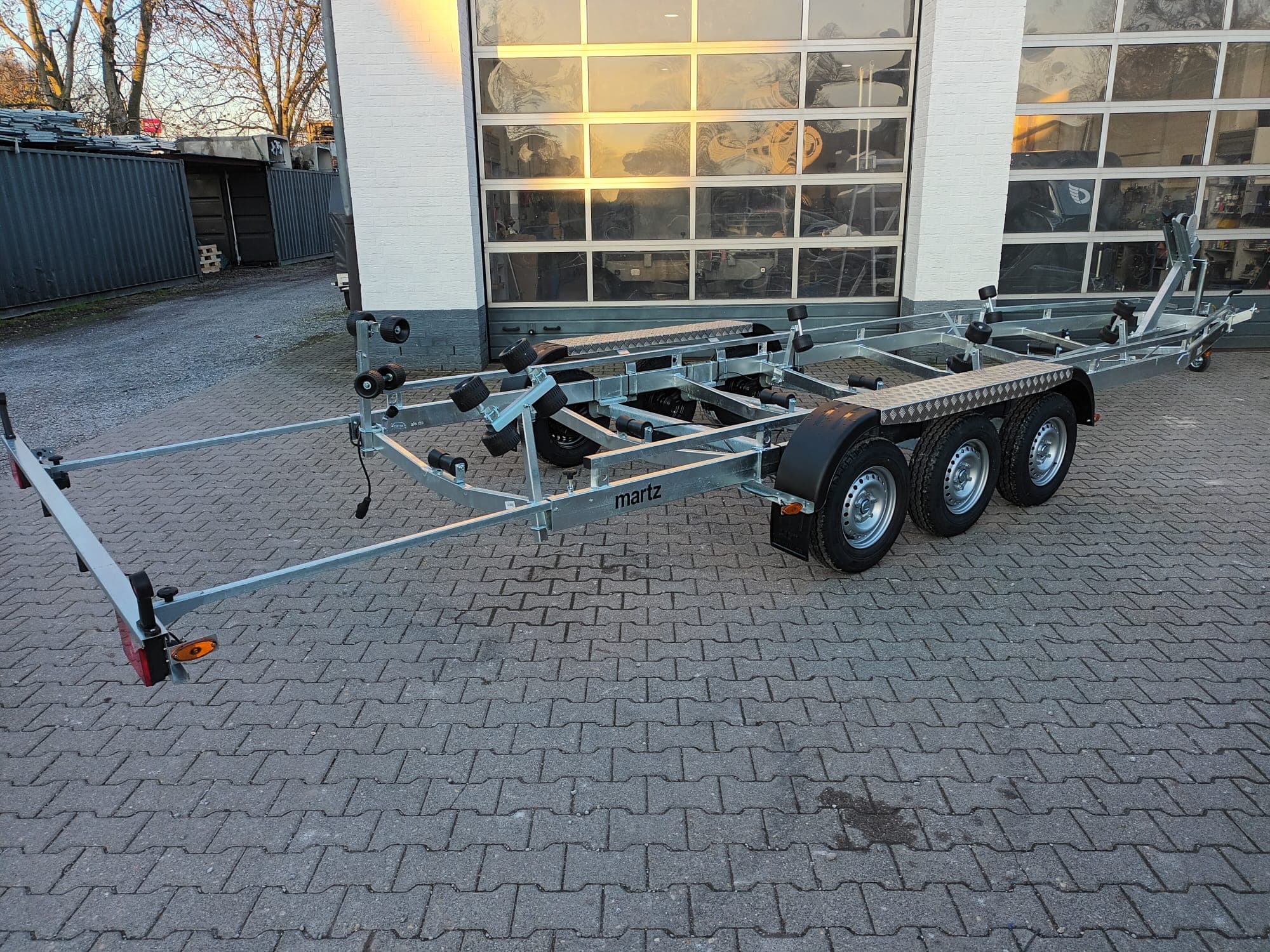 Rimorchio barca Martz Yacht 3500/3, verricello a cinghia, rulli, tridem, 3500 kg
