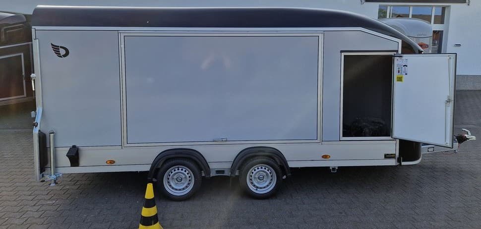 Cargo Roadster 1000 480x200x206 cm, poliestere nero, sportelli laterali, porte laterali, rampa, Pullman, 100 km/h, 3500 kg