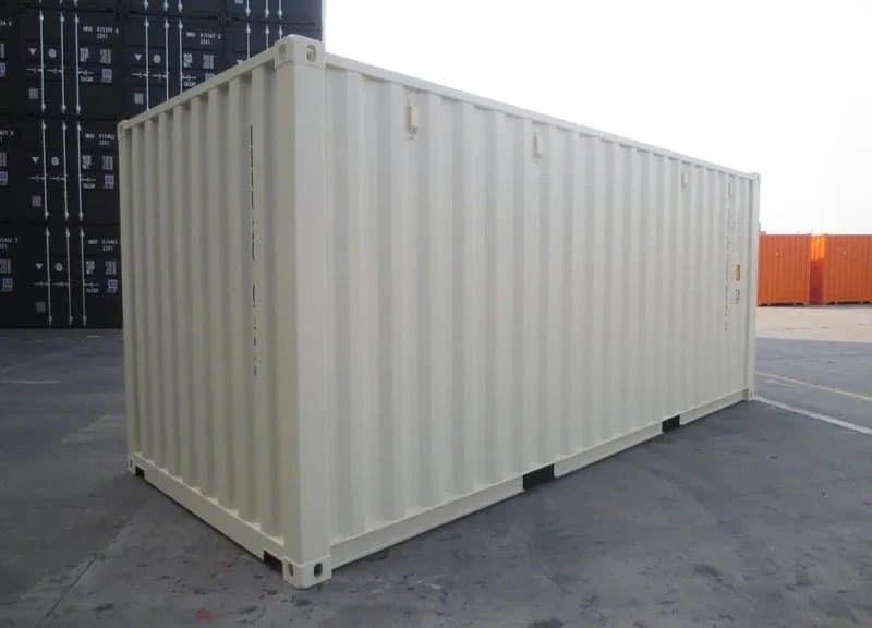 20 Fuß langer, cremeweißer Schiffscontainer, erste Reise