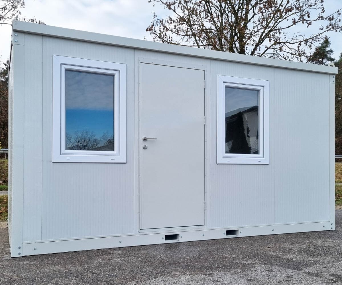 Bürocontainer BC4 RAL 9002 Grauweiß | H 2460 x B 2450 x T 4400 mm | Tür einflügelig