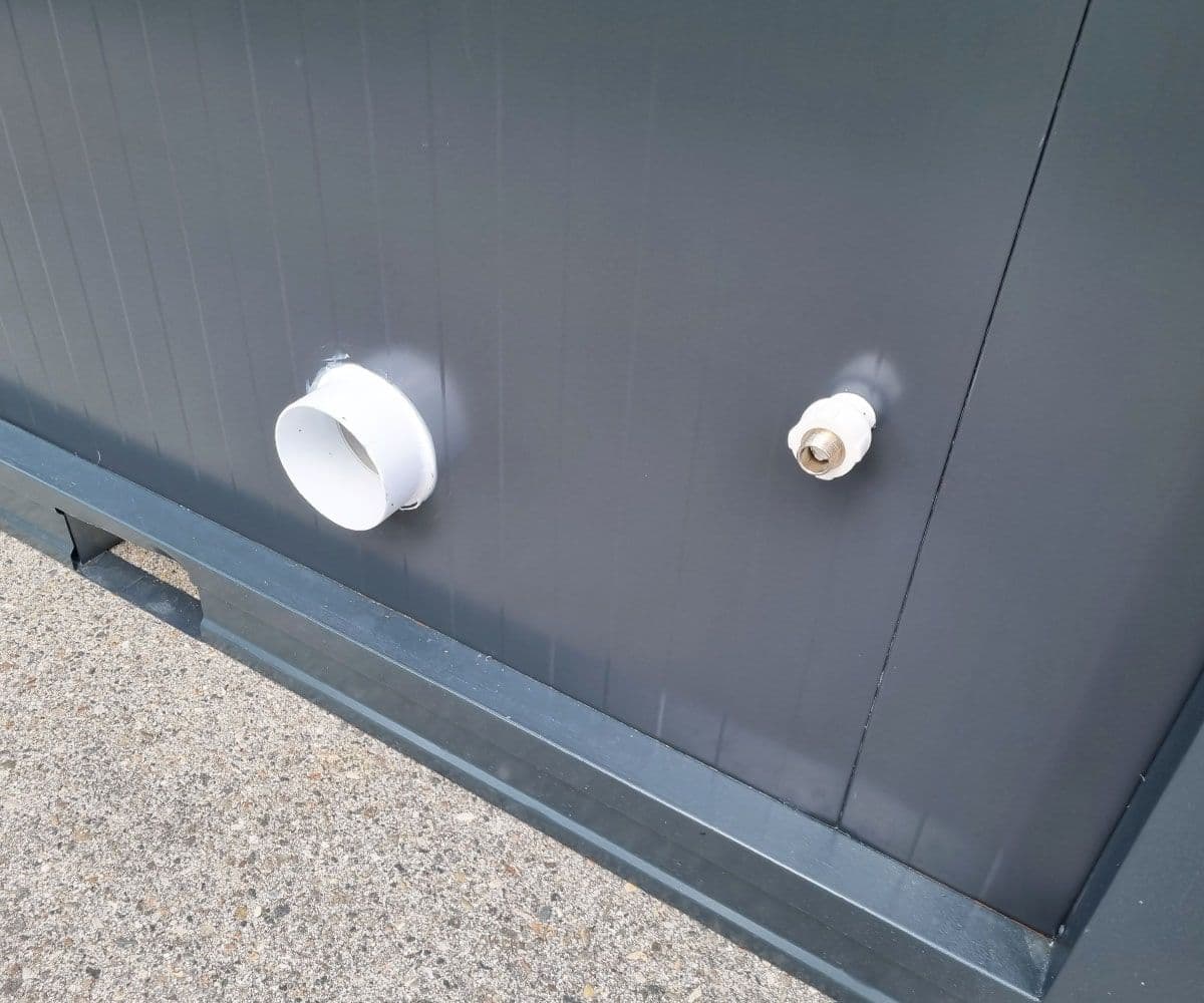 Sanitärcontainer SCD RAL 7016 Anthrazitgrau | H 2335 x B 2400 x T 1200 mm | 2 Türen | 2x WC