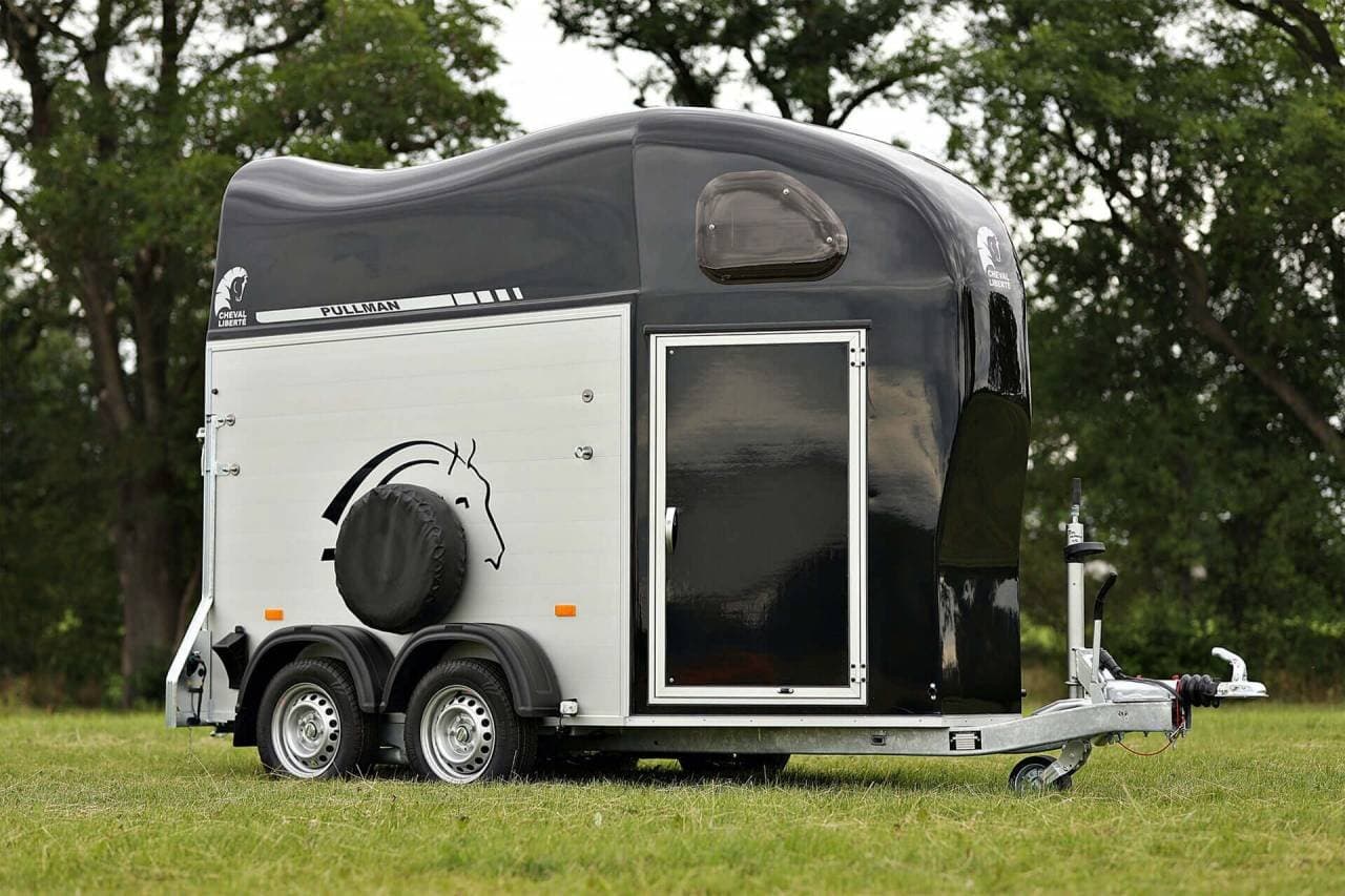 Van para caballos Cheval Liberté Gold One Aluline – 1,5 plazas