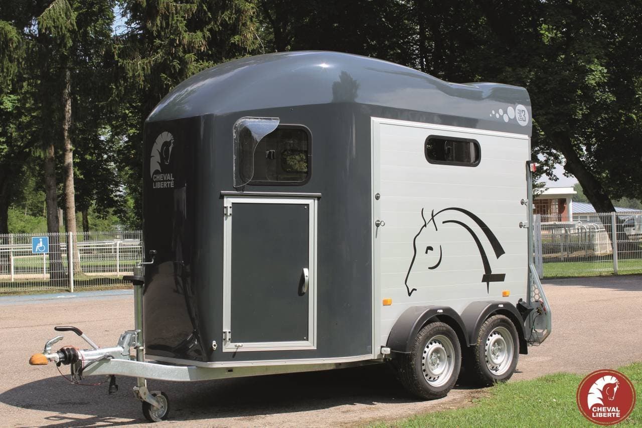 Furgón para caballos Cheval Liberté Gold 3 Luxe – 2 plazas