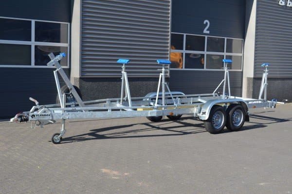 Vlemmix Segelbootanhänger 700x220 cm - 2.700 kg