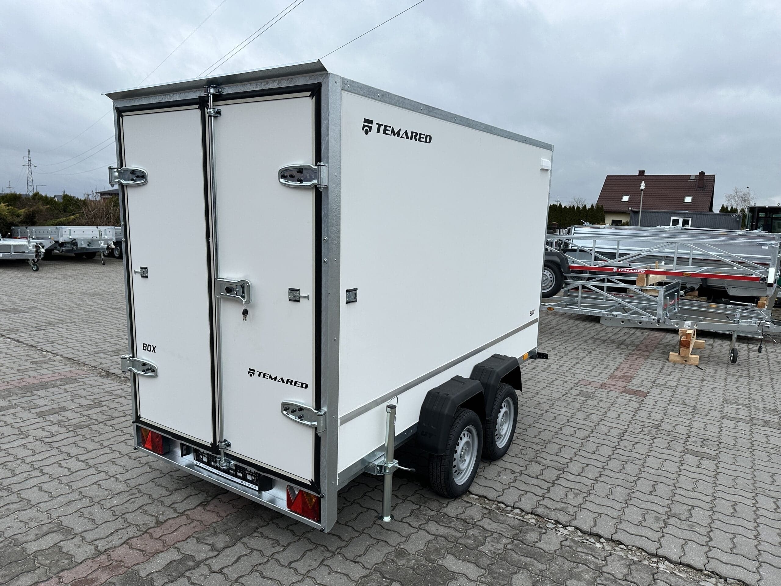 Temared Kofferanhänger Furgon Box 3015/2 Tandem, 750 kg