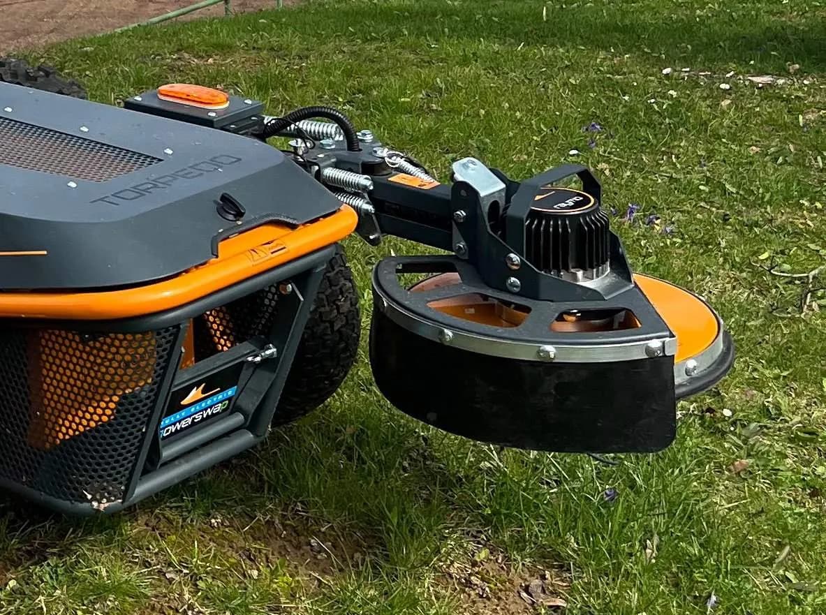 Schwenkbarer Auslegemäher Raymo R14SFINX Flexarm mit Faden - Pfostenmäher