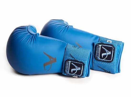 Gants de Karate ARAWAZA bleus ou rouges Habituellement expédié sous 10 à 20 jours En stock Bleu S