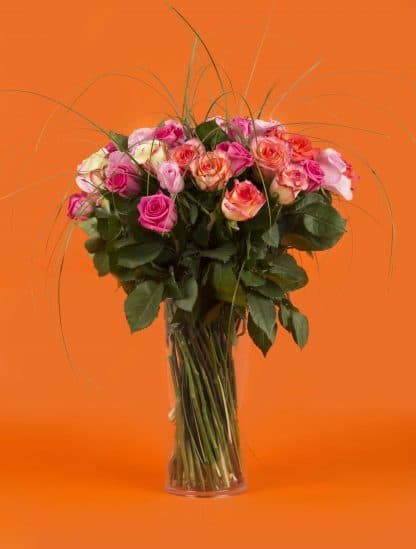 Bouquet de roses tendres 60 tiges