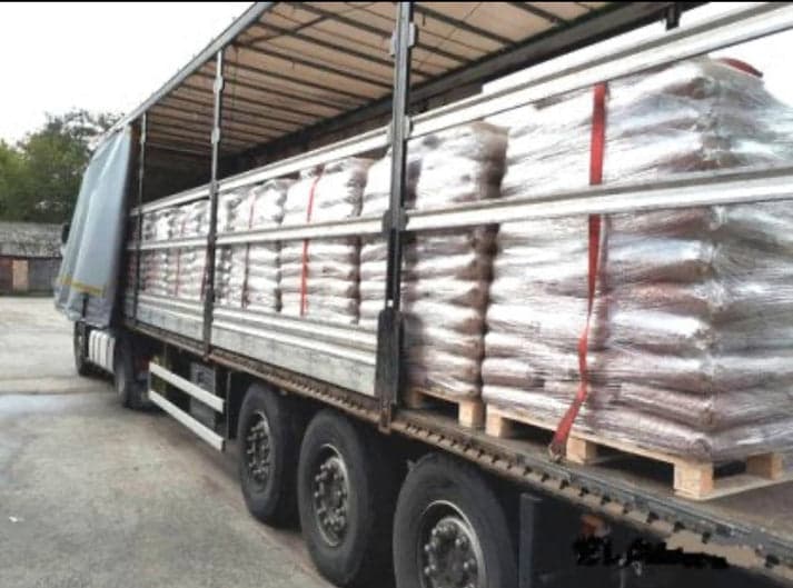 4 Camion con 24 bancali di pellet certificato DIN ENplus A1 15Kg