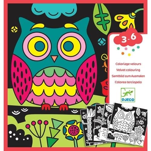 Djeco Coloriage velours Dans le noir Il y a...