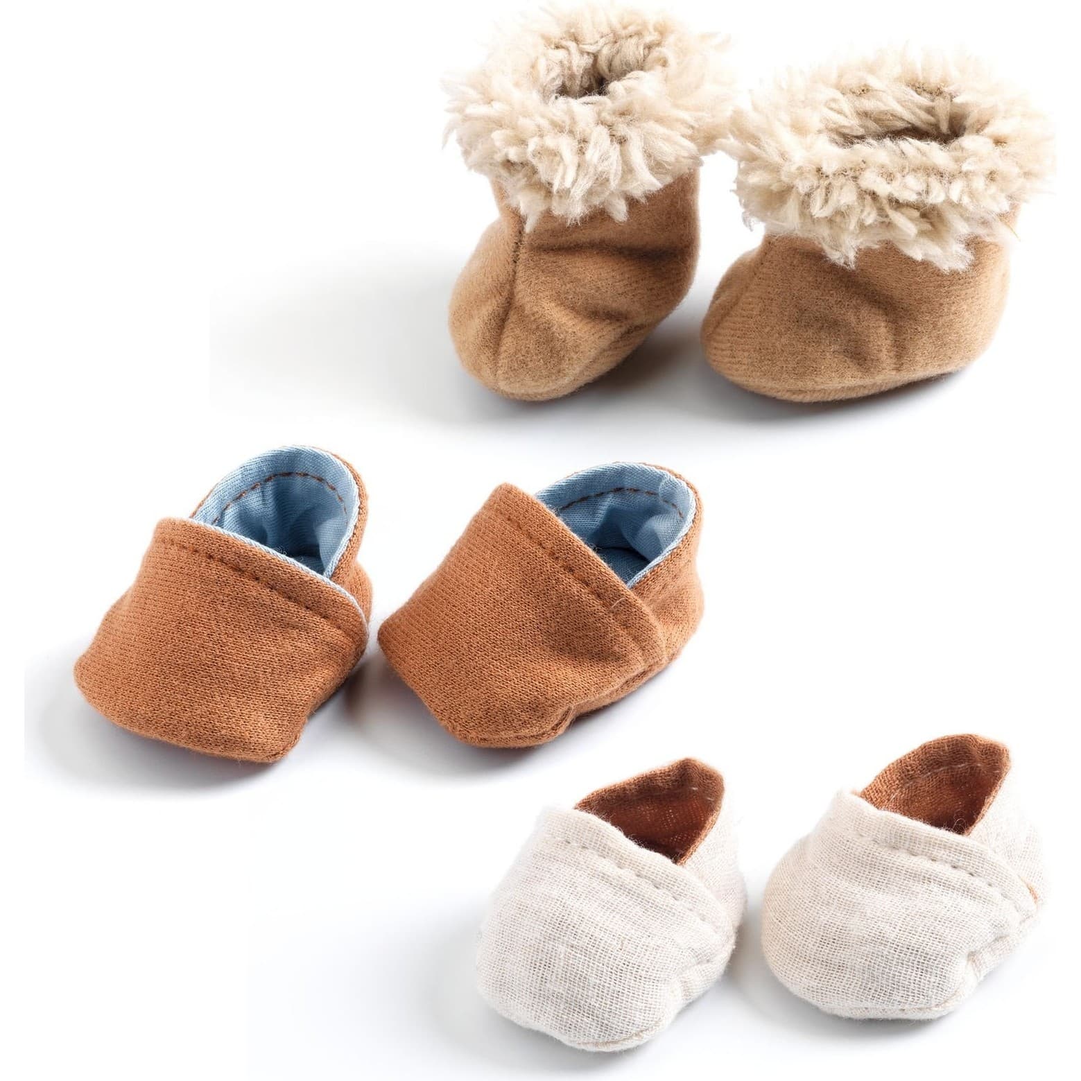 Djeco 3 paires de chaussures et chaussons poupée Pomea