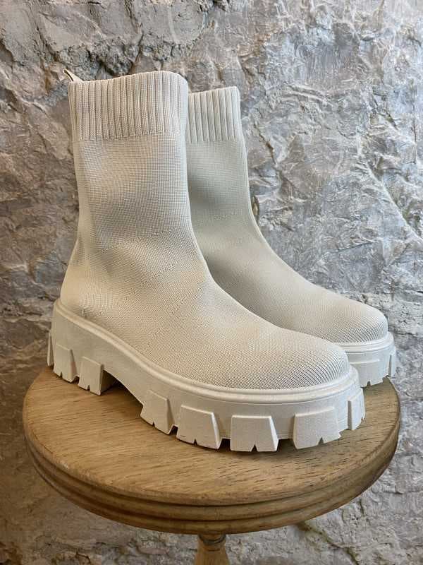Bottines beiges style chaussettes 37