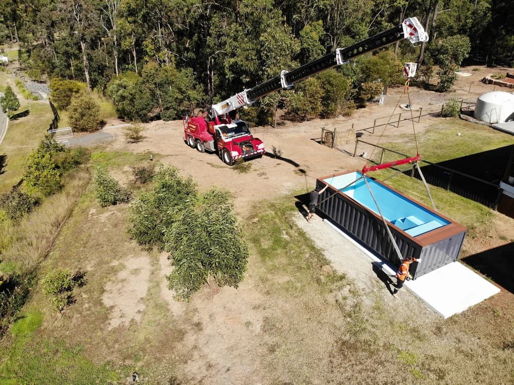Piscina Contenedor 20 Pies — Elevada o Enterrada, Lista para Instalar