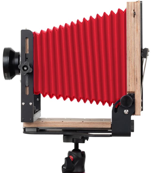 INTREPID Cámara de Gran Formato 5X7 Rojo