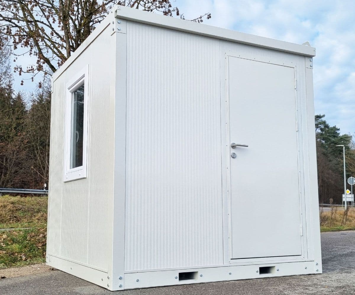 Bürocontainer Grauweiß – H 2460 × B 2450 × T 2250 mm, verschraubte Konstruktion mit 50 mm Sandwichpaneelen, einflügelige Tür