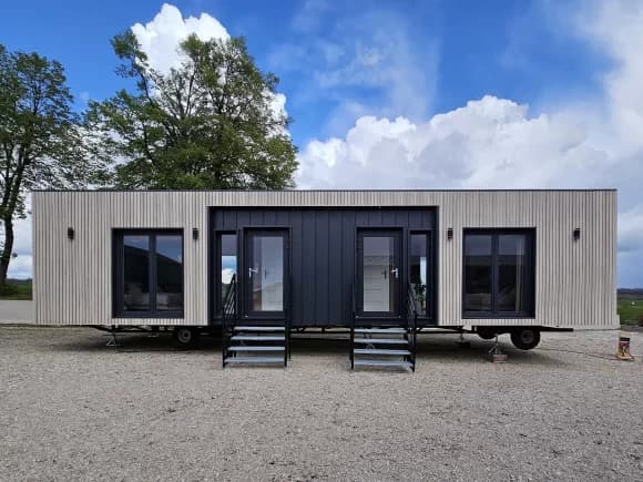 Doppel-Wohnhaus Mellizos – 57 m², Stahlbau, mobil nutzbar, 2 Schlafzimmer, 2 Bäder, sofort lieferbar
