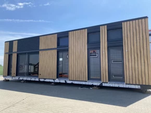 Chalet-Mobilheim – 57,2 m², hochwertiger Vinylboden, Doppelverglasung, Solaranlage, sofort lieferbar