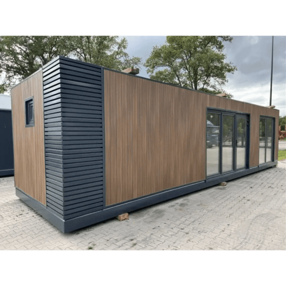 Neues Container-Tiny-House – 33 m² (11×3 m), Thermoglas, 2 Zimmer, Bad, PVC-Boden, Solarpaneele, sofort lieferbar