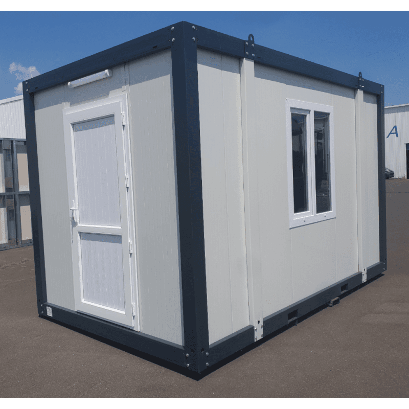 Bungalow-Bausatz 10 m² (4 × 2,4 m), PVC-Fenster/-Tür, Faserzementboden, Parkett-Dekor
