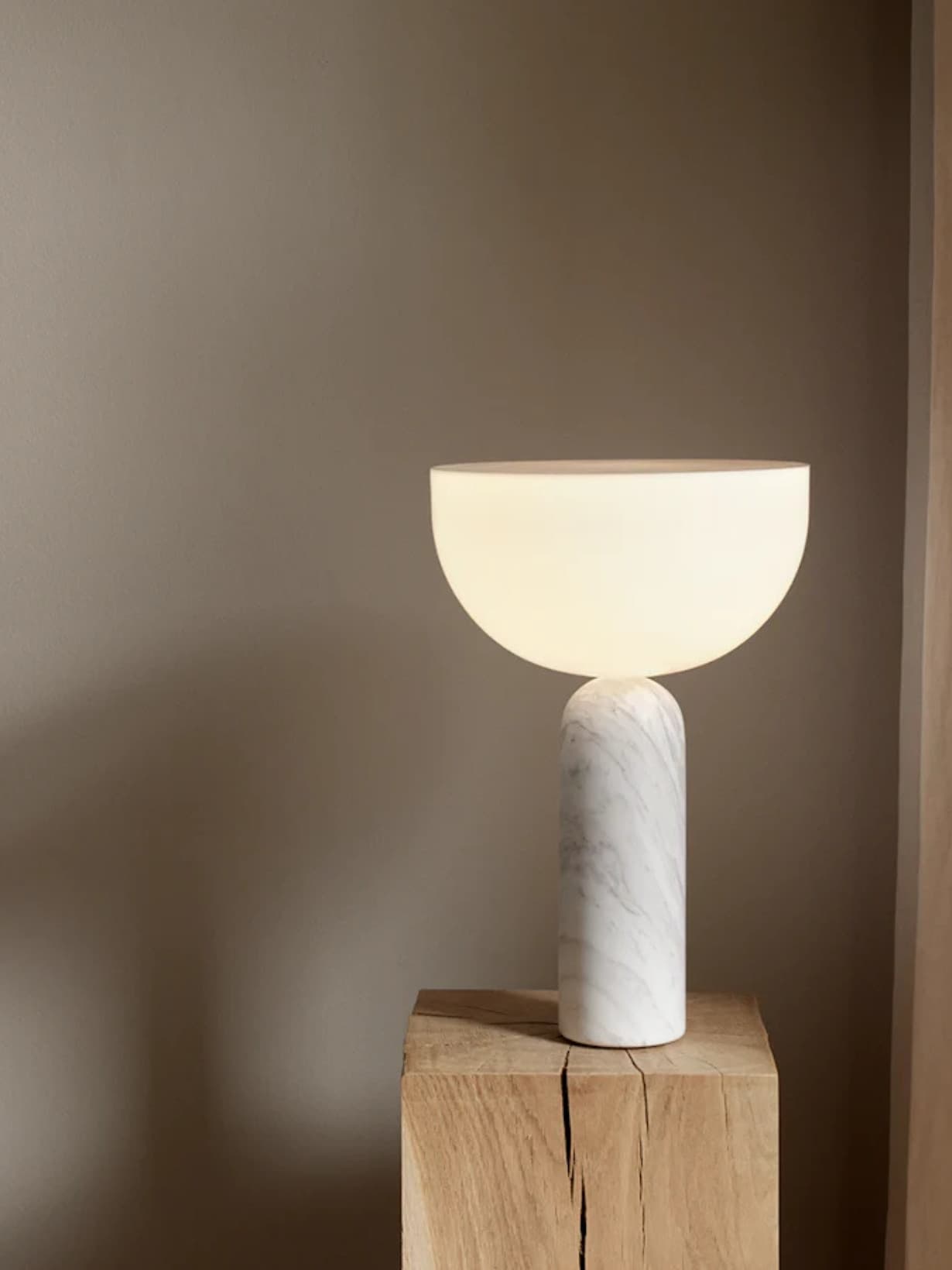 Lampe de table en marbre Large, Kizu Blanc  - New Works 