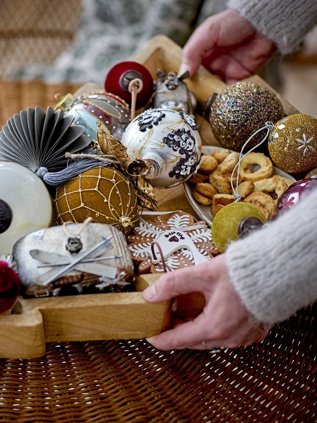 Boule de noël en verre aux motifs pomme de pain argent et or, Skanny   - Bloomingville 