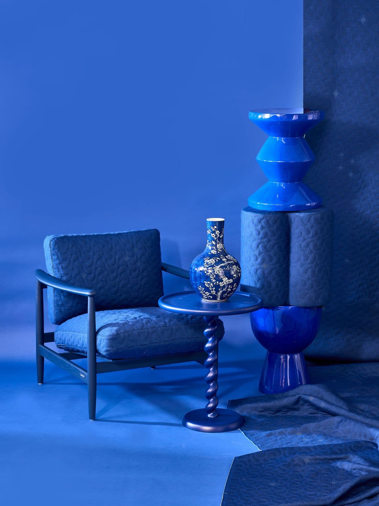 Fauteuil bleu en frêne, Swell Todd   - Pols Potten 