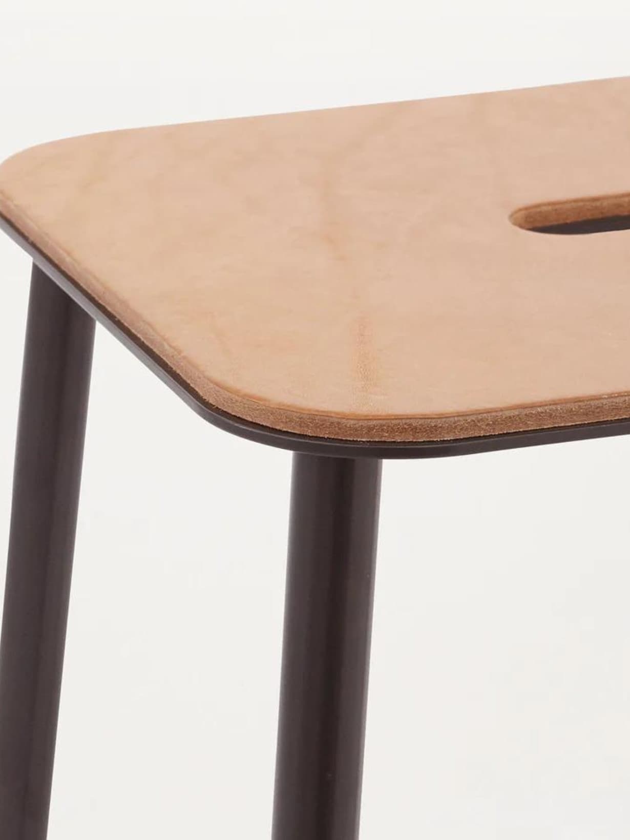 Tabouret, Adam Noir / Cuir naturel H65 - Frama 