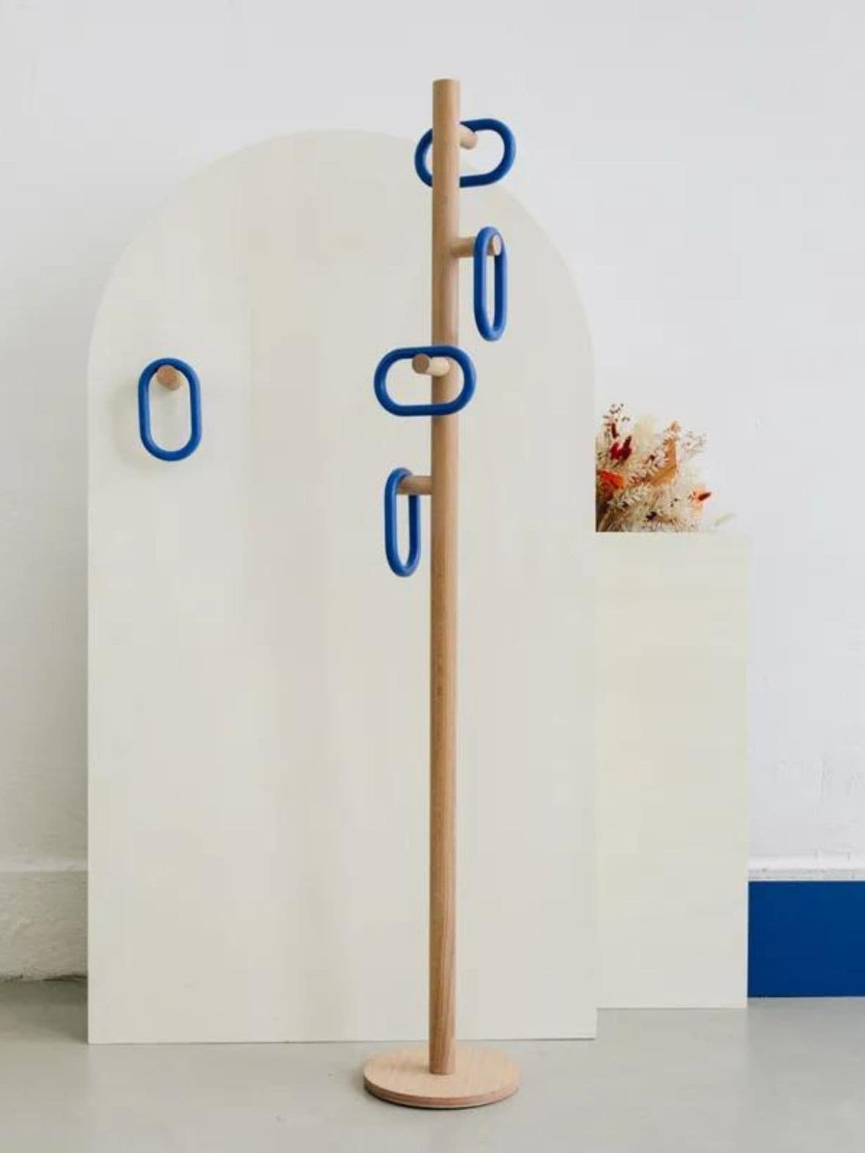 Porte-Manteau sur pied chêne massif Naturel, Fernand Bleu  - Hartô 