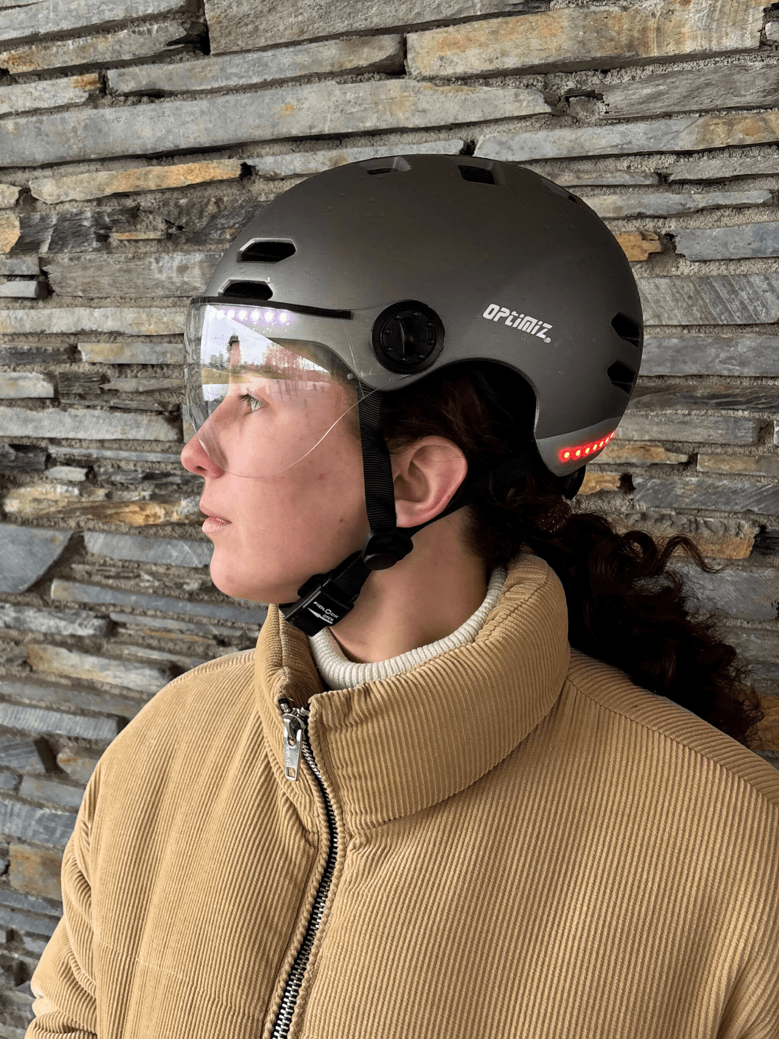 Casque visière clignotant et bluetooth Optimiz O390