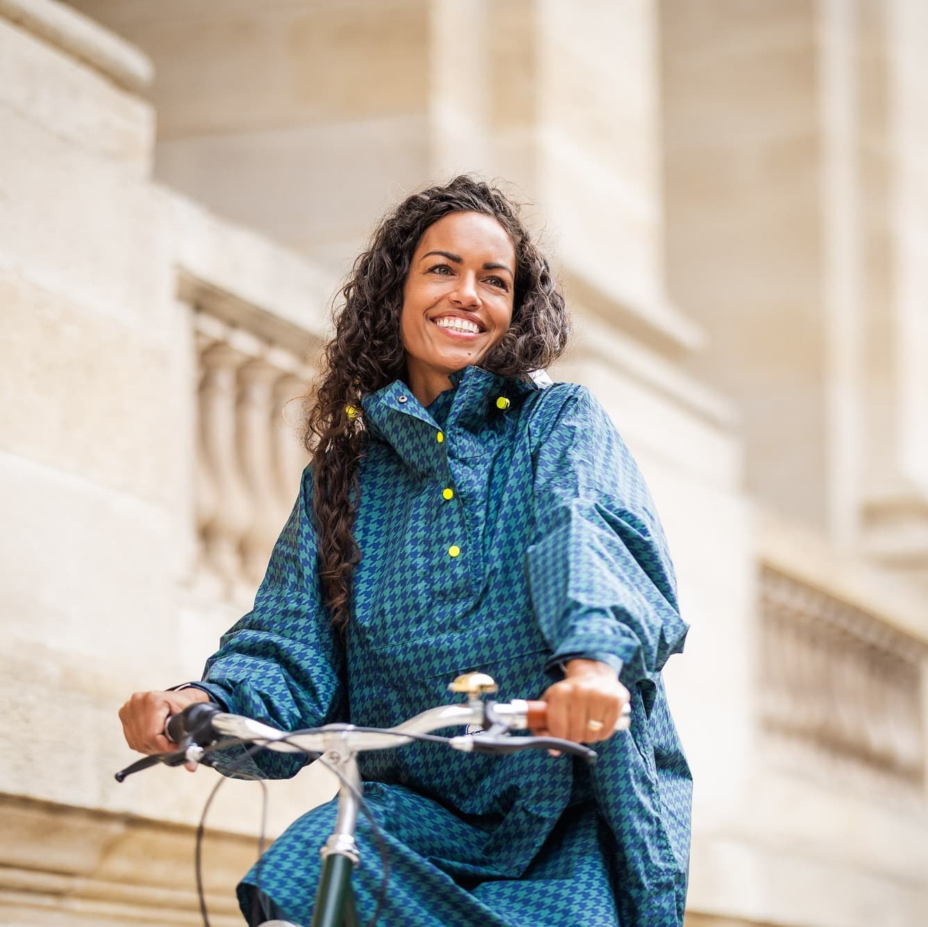 Poncho pluie long pied-de-poule