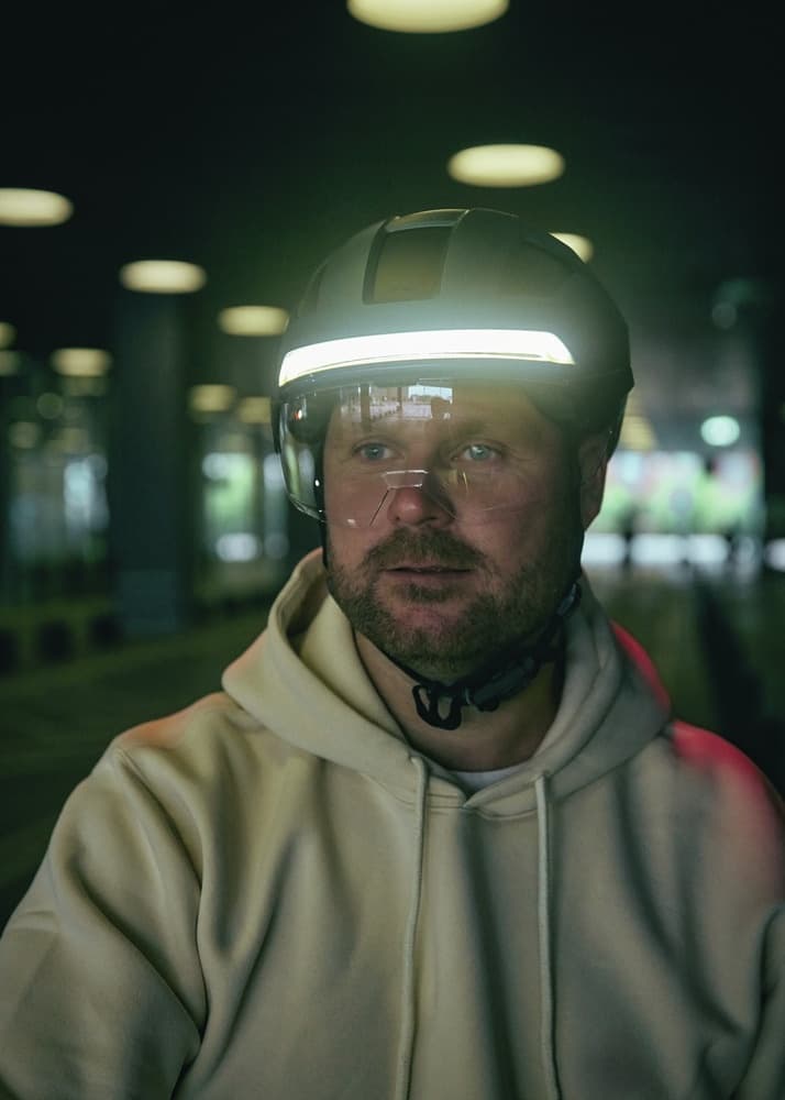 Casque vélo avec clignotant télécommandé