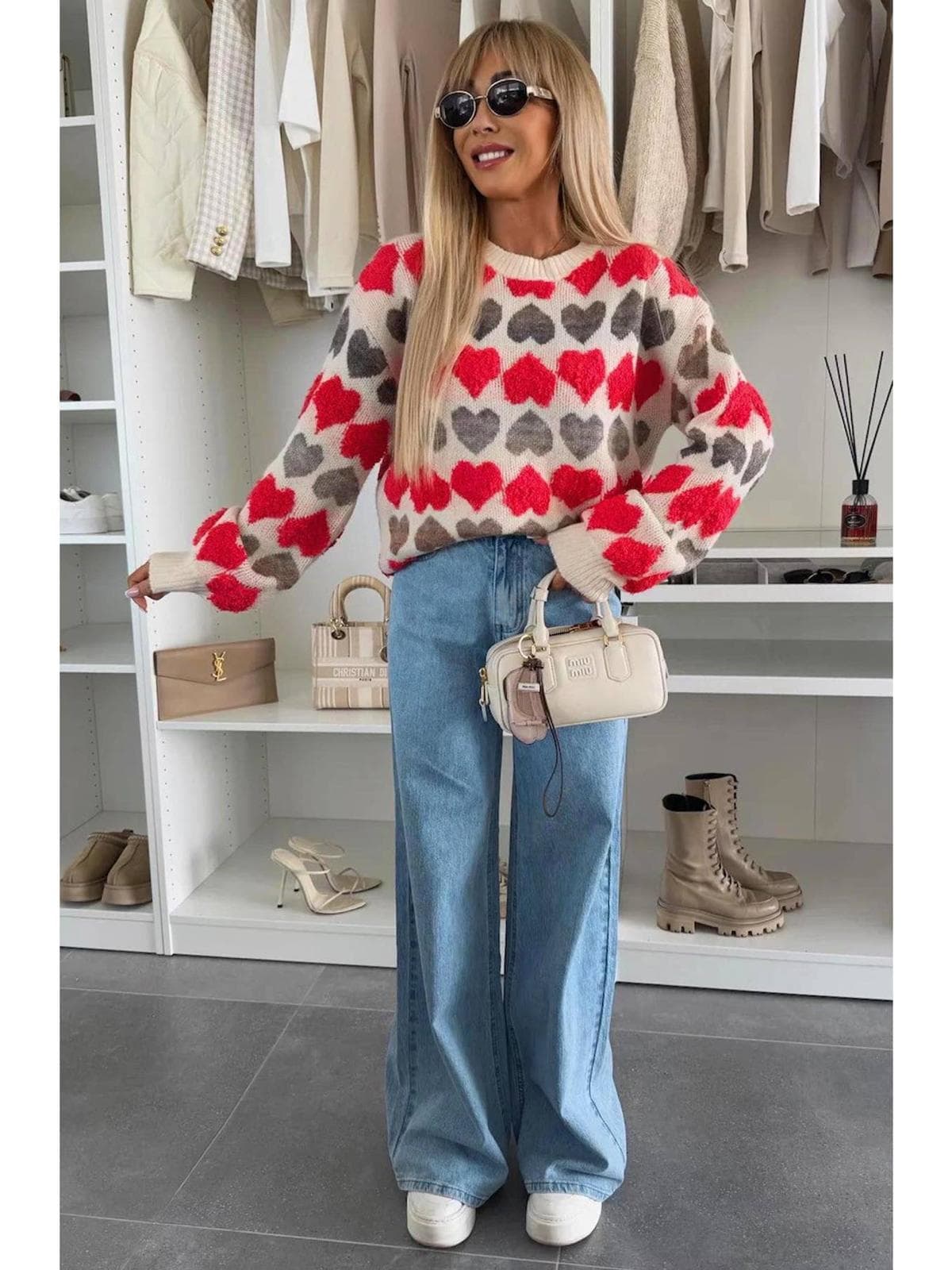 Pull en maille rouge à motif cœur contrasté Mandie