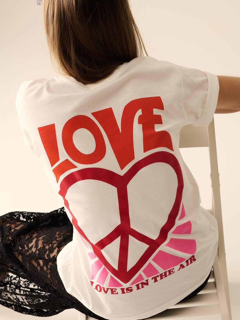 T-shirt blanc avec logo Love is Air et cœur avec Peace